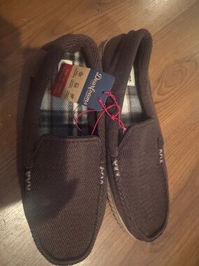 dearfoams Men's Dark Brown Slip-On Moccasin Slippers